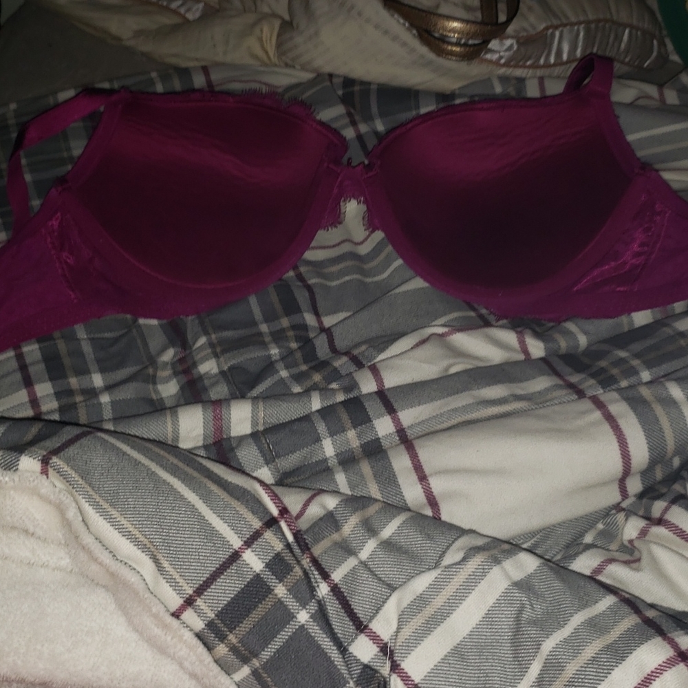 Victoria Secret Bra - Picture 7 of 8